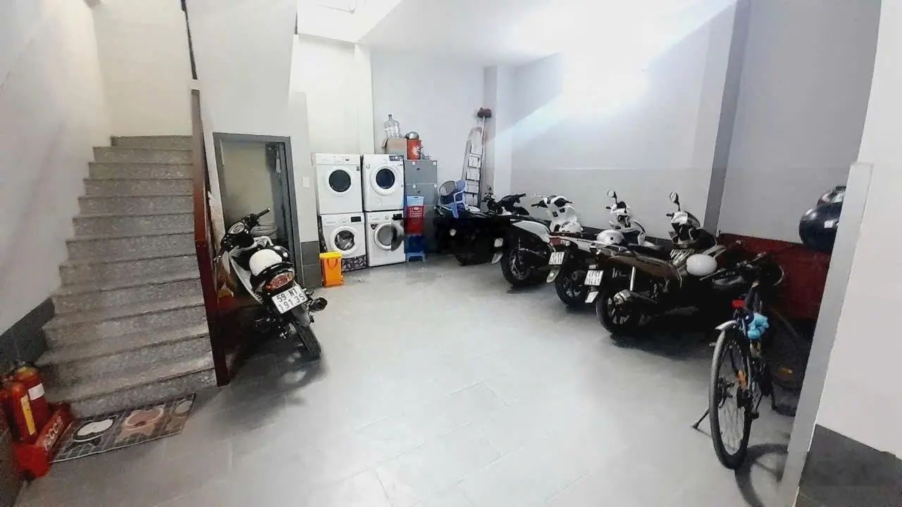 Bán CHDV 12 phòng, thu nhập 50tr/tháng, ngay mặt tiền đường, gần chợ Cây Xoài, P. Cát Lái, quận 2