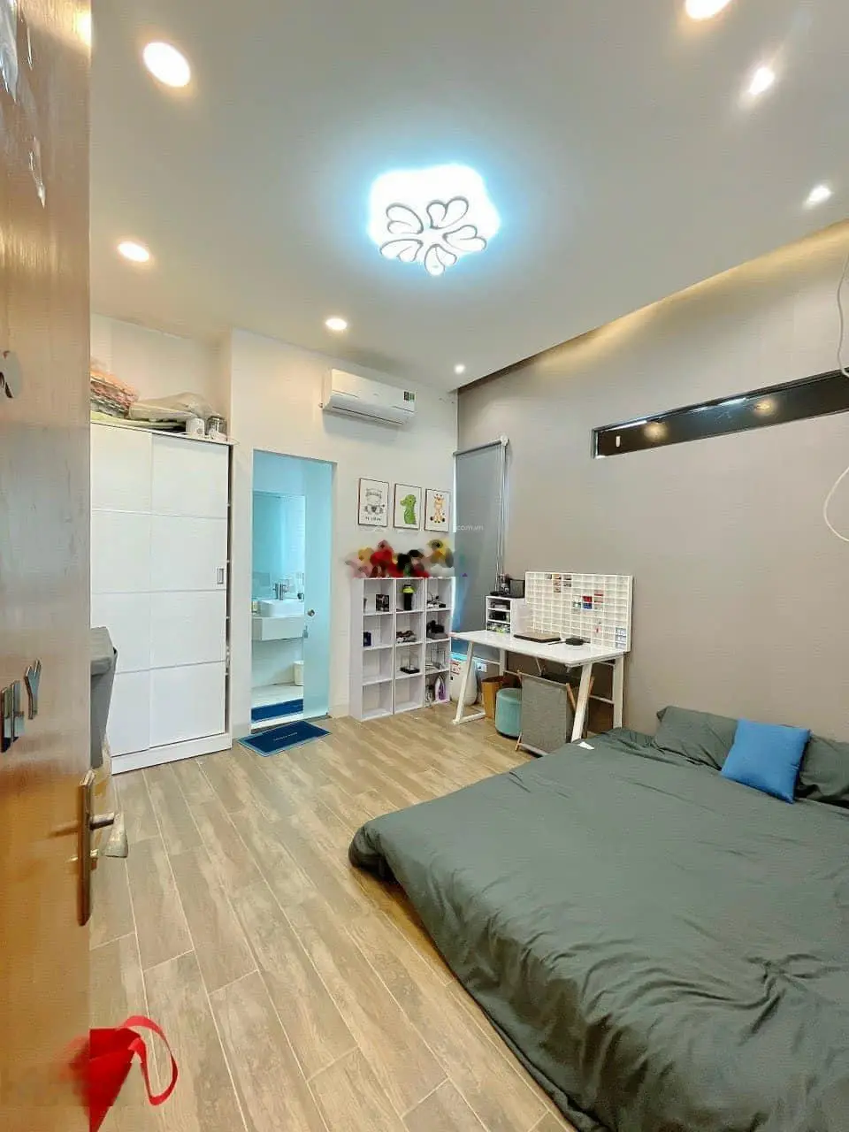 Bán nhà trệt lầu giá rẻ, thiết kế đẹp, số nhà phong thủy 