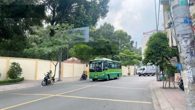 Bán nhà giảm giá mặt tiền quận Phú Nhuận gần sân bay Tân Sơn Nhất 70 m2, 18 tỷ 600