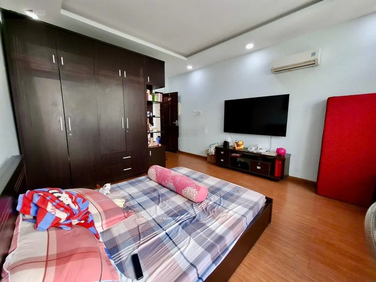 BÁN NHÀ HXH ĐƯỜNG HỒNG LẠC QUẬN TÂN BÌNH 4 TẦNG 104M2 CHỈNH HƠN 10 TỶ TL.