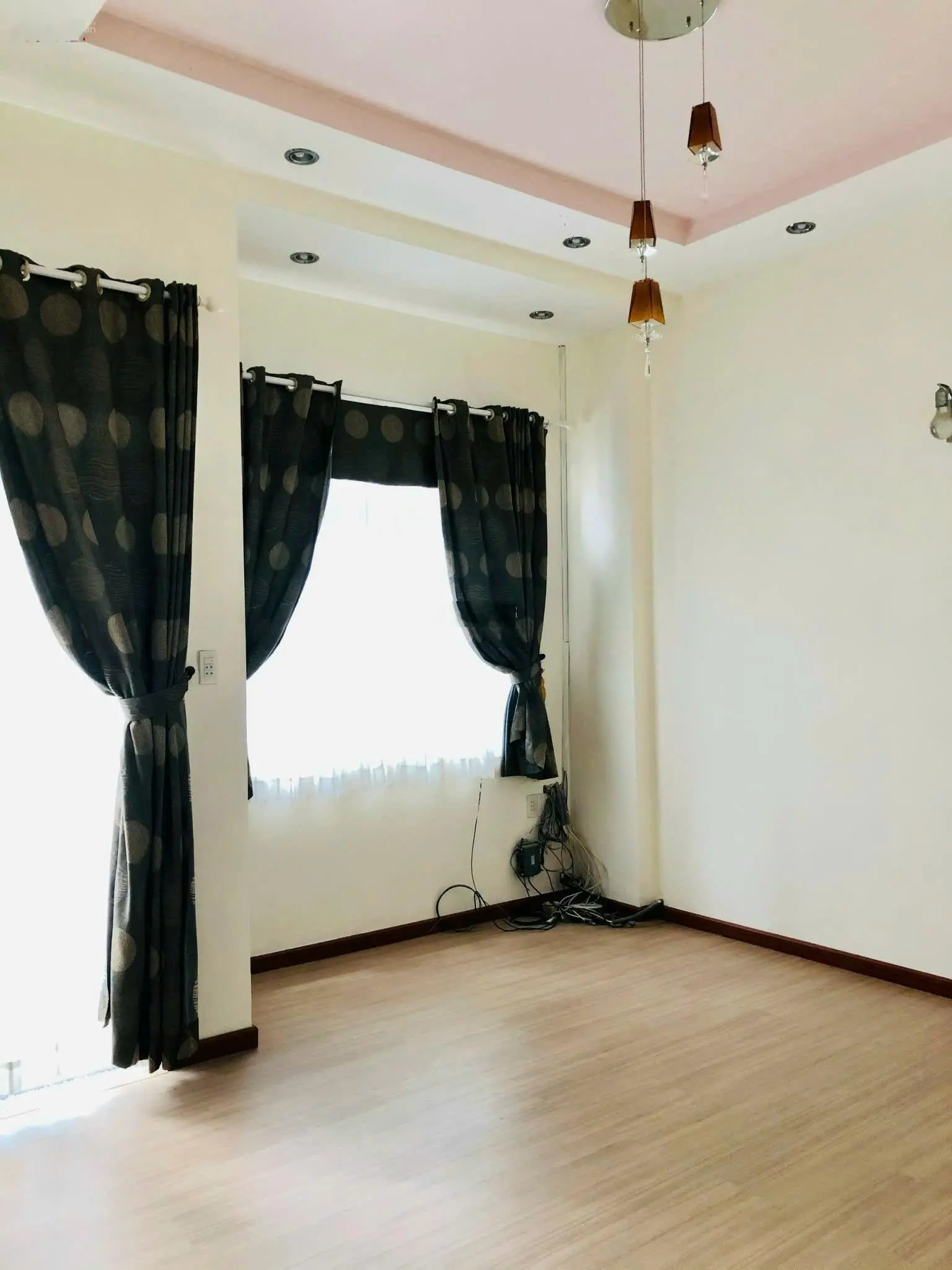 Bán NR Lien Hoa Building, Cách Mạng Tháng Tám, 11,8 tỷ, 51m2, 4PN, 3WC, hàng hot