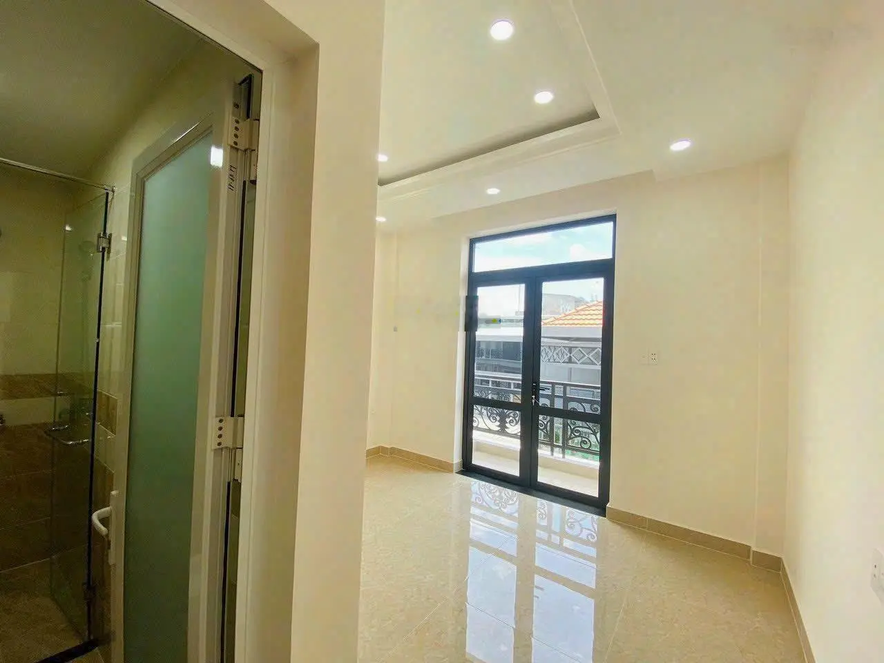 Giảm 1tỷ cần bán nhanh Nhà Phố 3 lầu (SHR ô tô 7 chỗ vào nhà) trục Quốc Lộ 13 - Ngã 4 Bình Triệu