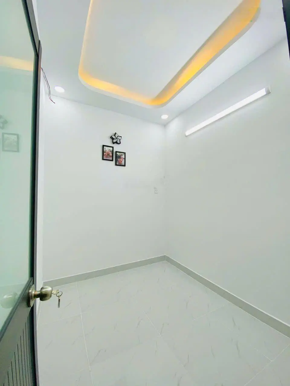 Nhà hiếm - 2 tầng 2 phòng 2 WC - sổ hồng riêng - hoàn công đủ - Ngân hàng hỗ trợ vay