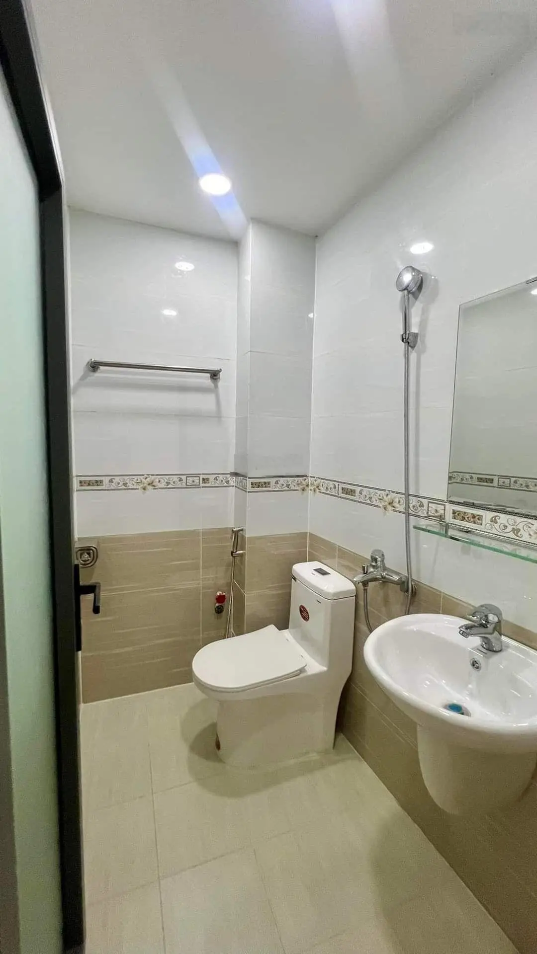 Bán nhà mới hiện đại, xe hơi vào sân, đường số 3, Phường 9, Gò Vấp