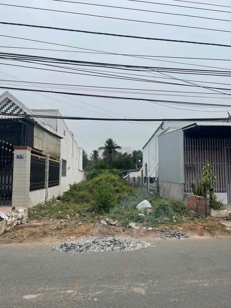 Đất mặt tiền đường 30/04