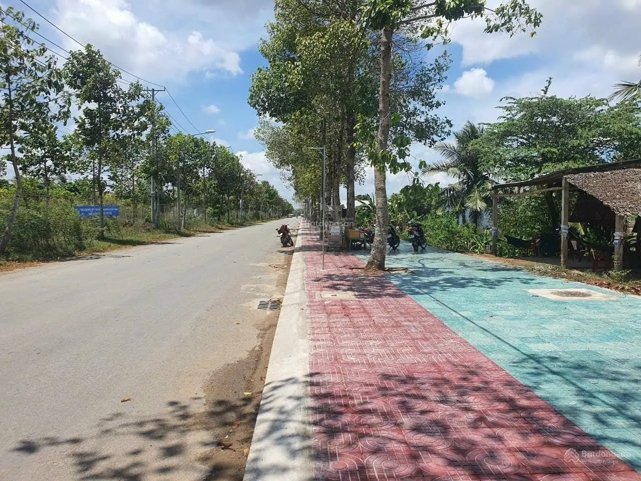 Kẹt tiền bán đất MT Nguyễn Chí Thanh Trà Vinh. DT 120m2, thương lượng, gần nhà máy nước TP