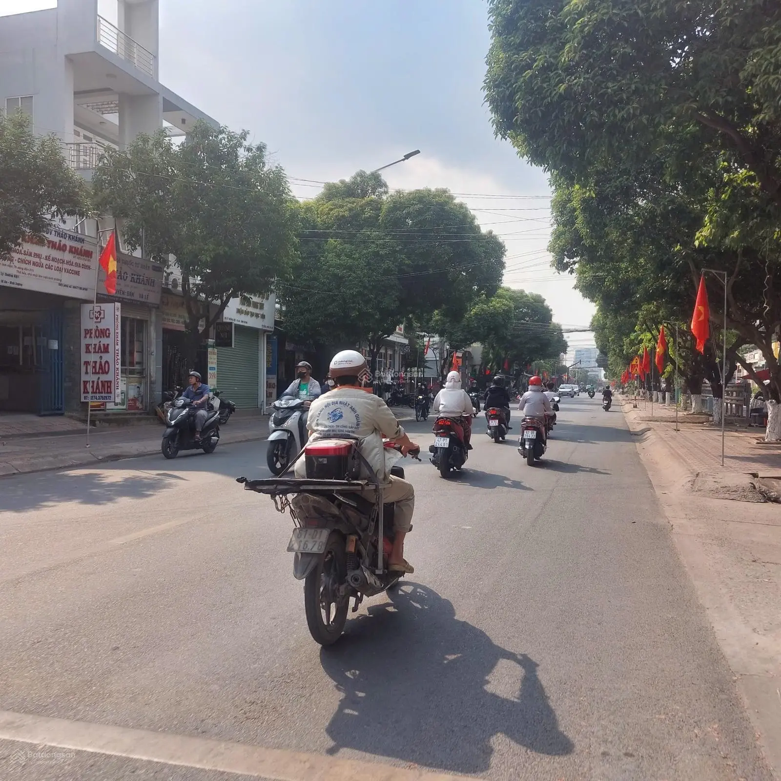 Bán Nhà SC 2 Nhà Chung Sổ, 2 Lầu Gần Ngã Tư Mồi, Đường Lý Thường Kiệt, Phường Dĩ An Tp Dĩ An