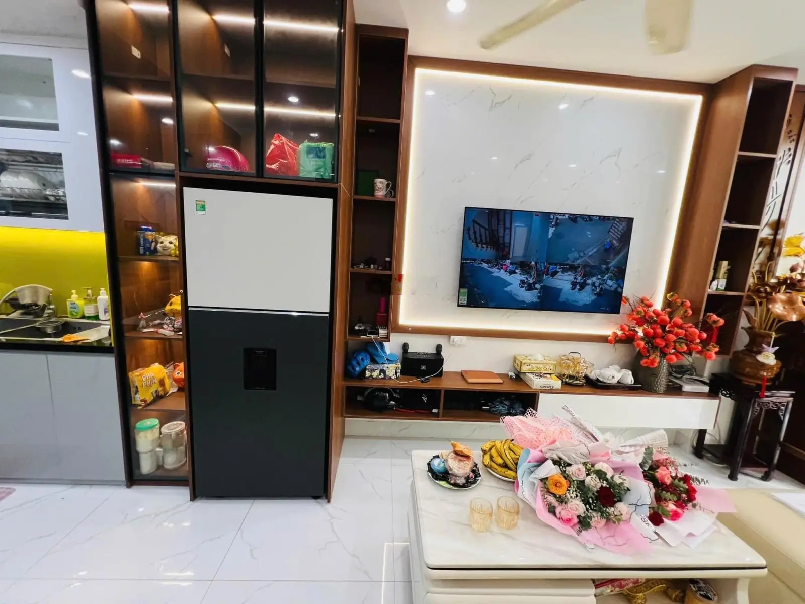 Bán nhà Trung Kính mặt ngõ - ô tô tránh nhau- vỉa hè - Kinh Doanh tốt 36m2 5 tầng thoáng hơn 14 tỷ