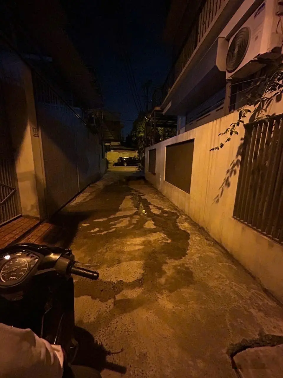 Chính chủ cần bán nhà Ngọc Thụy 3T 1 tum - xây kiên cố, mặt tiền 7m, đất vuông vắn nở hậu - SĐCC