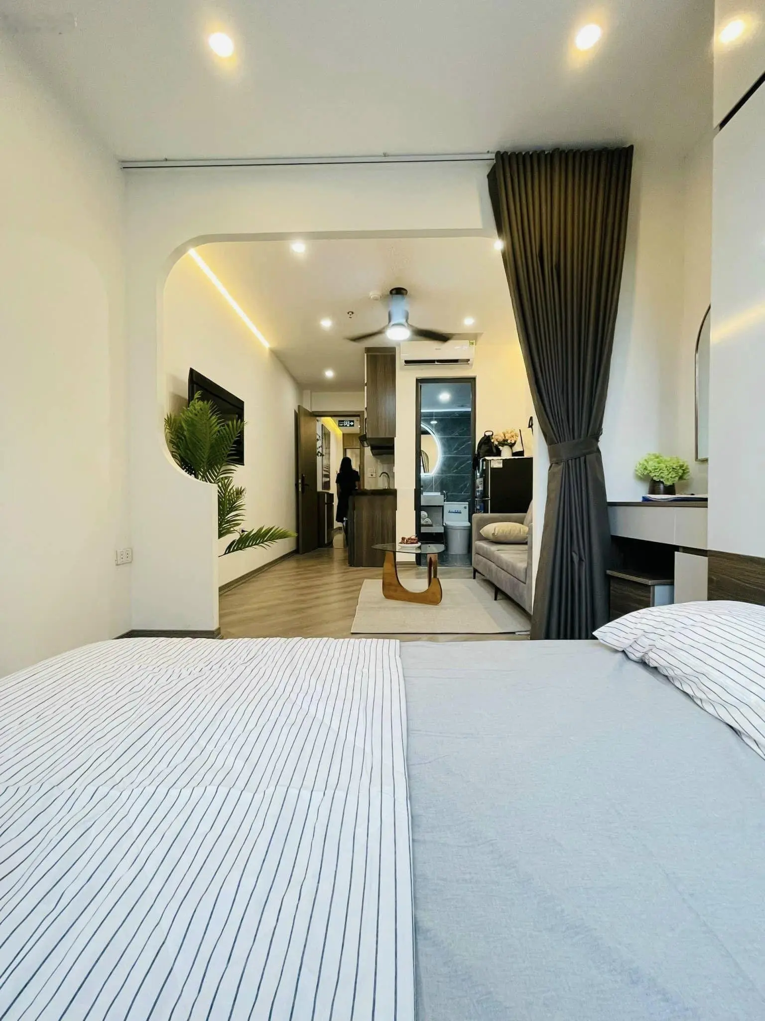 Lô góc, phố Trần Cung - ngay KĐT Nam Cường, 6 tầng, 8 phòng thu 30 tr/th 48m2 MT 5.5m 9 tỷ