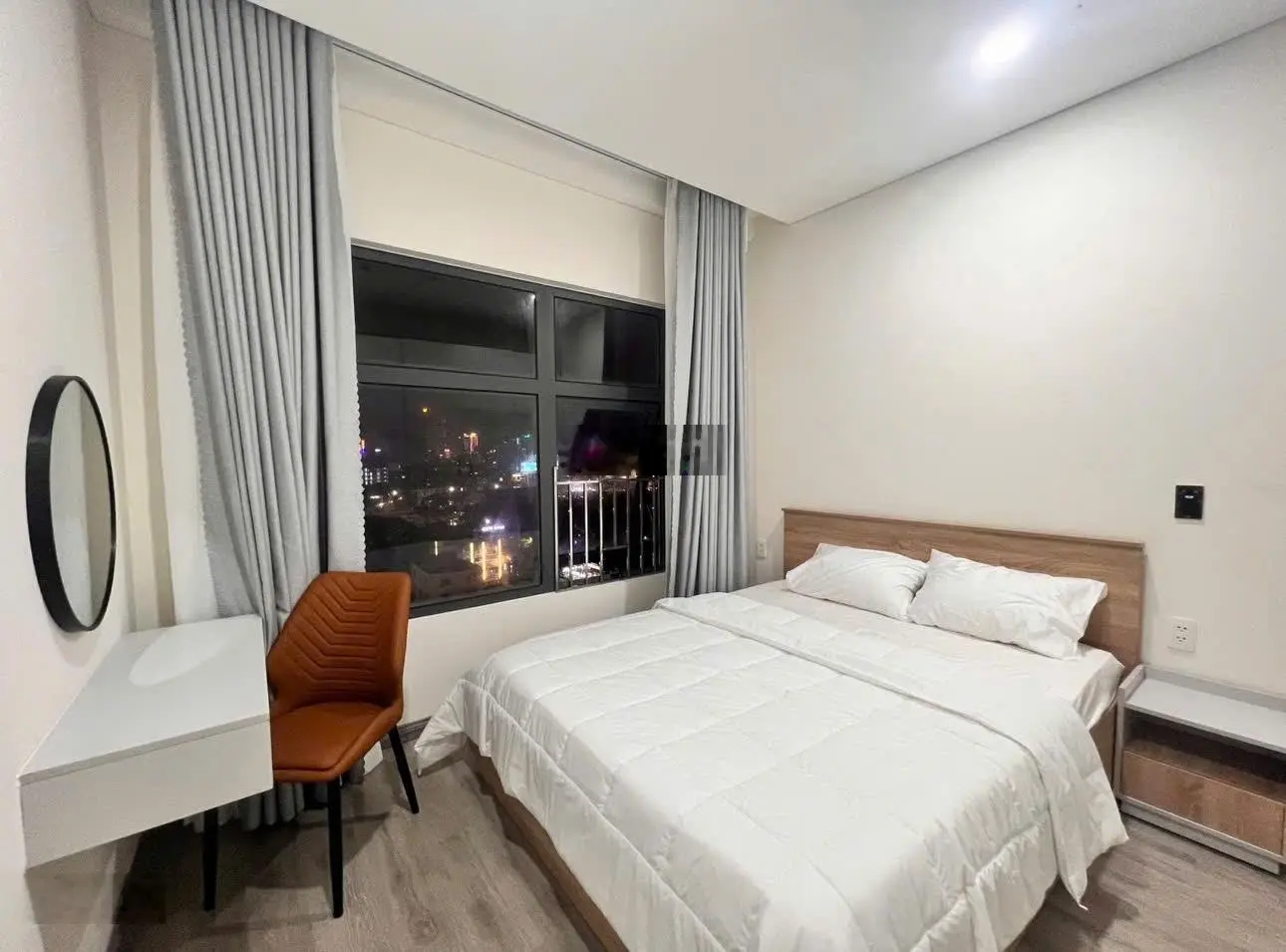 Siêu phẩm tòa nhà 5 tầng căn hộ view cầu rồng- ven sông hàn- dòng tiền 110 triệu/ tháng.