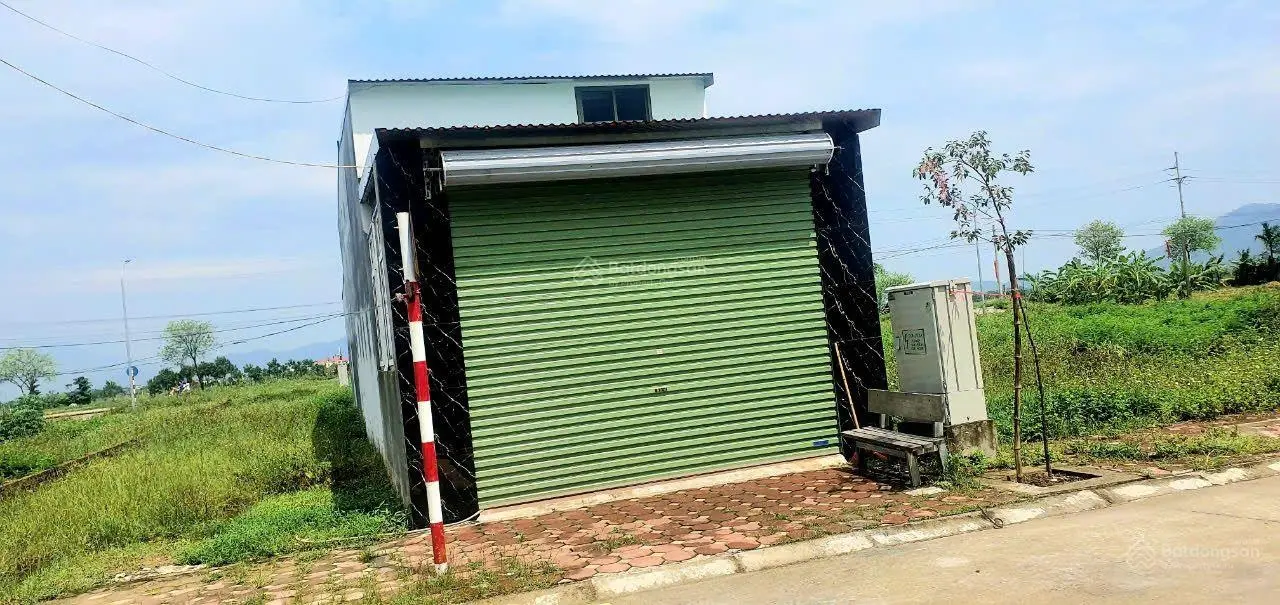 BÁN ĐẤT TẶNG NHÀ KHU ĐẤU GIÁ HIỀN LƯƠNG.