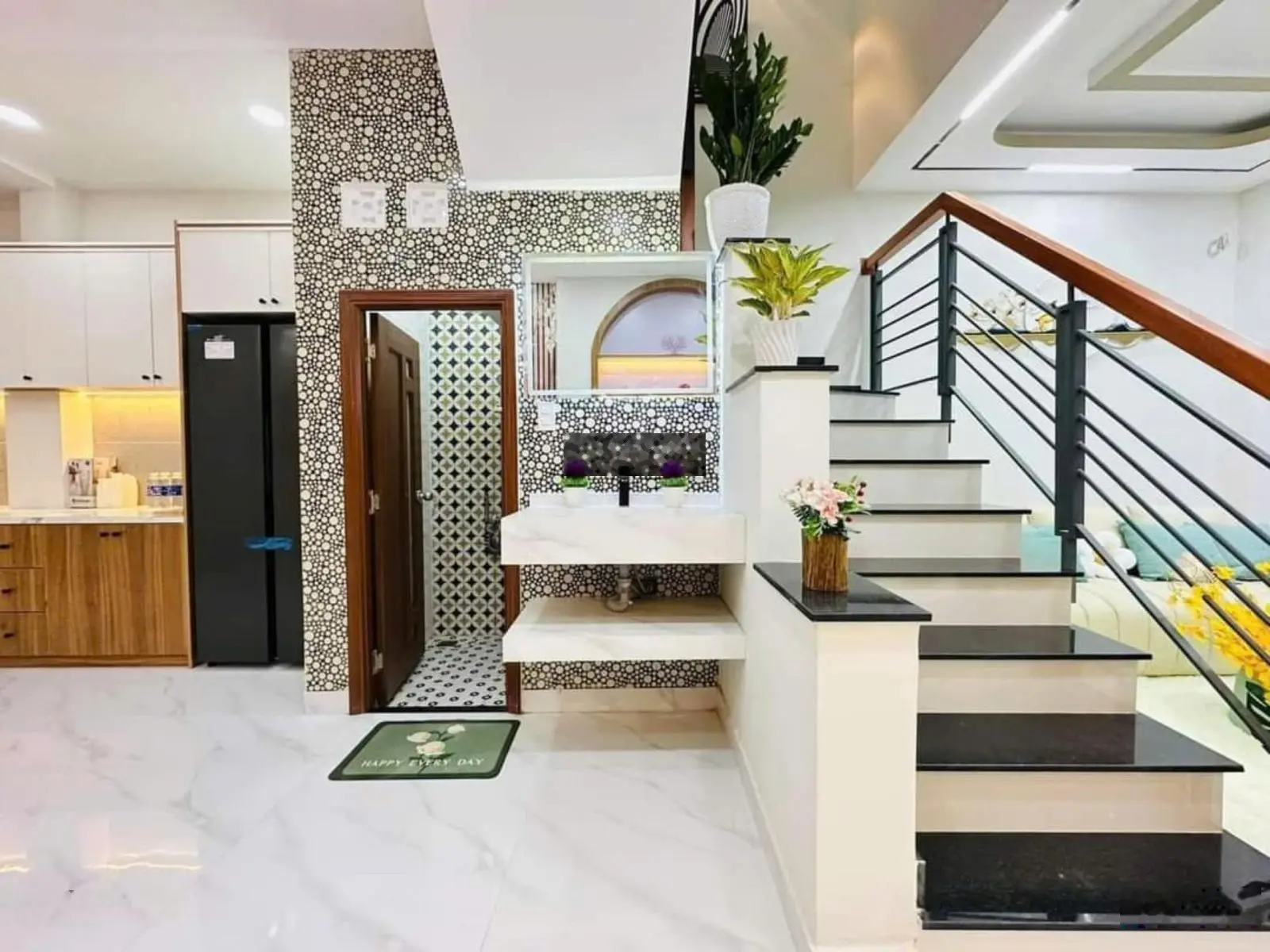 Bán nhà ngộp Lê Đại Hành, Quận 11, có 3 phòng ngủ, 50m2, sổ hồng riêng