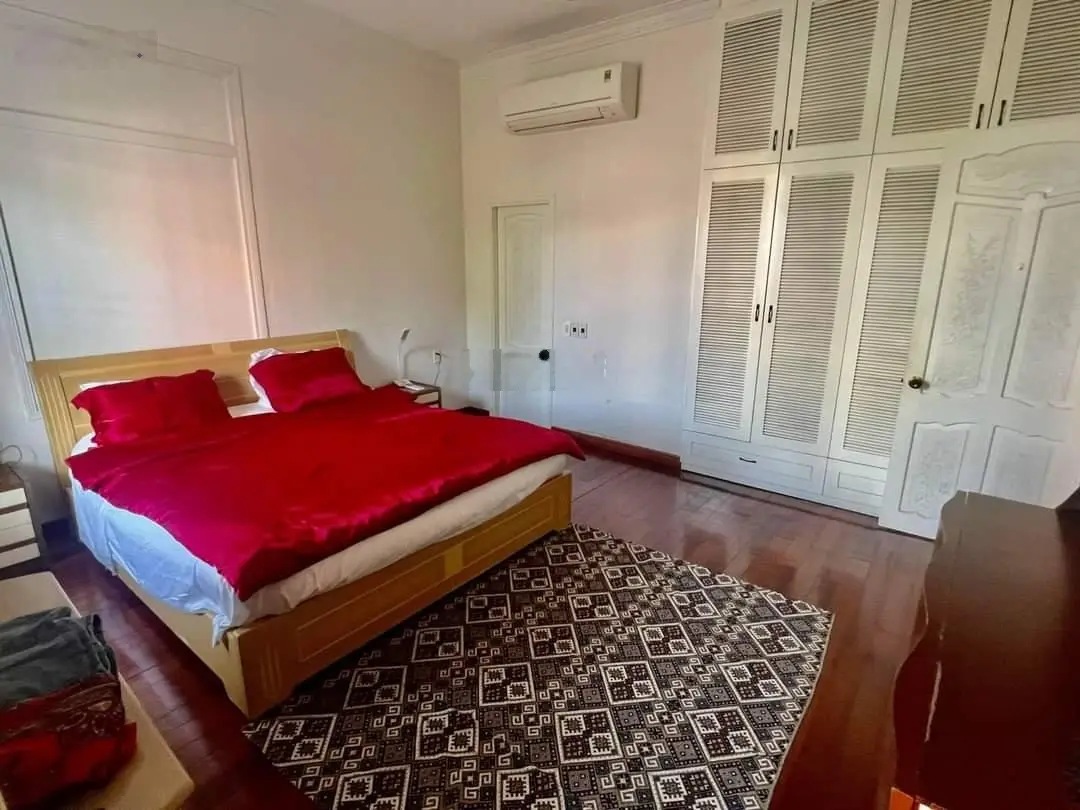 Bán villa hồ bơi ngay sát chợ Bắc Mỹ An, giá rẻ bằng đất kiệt