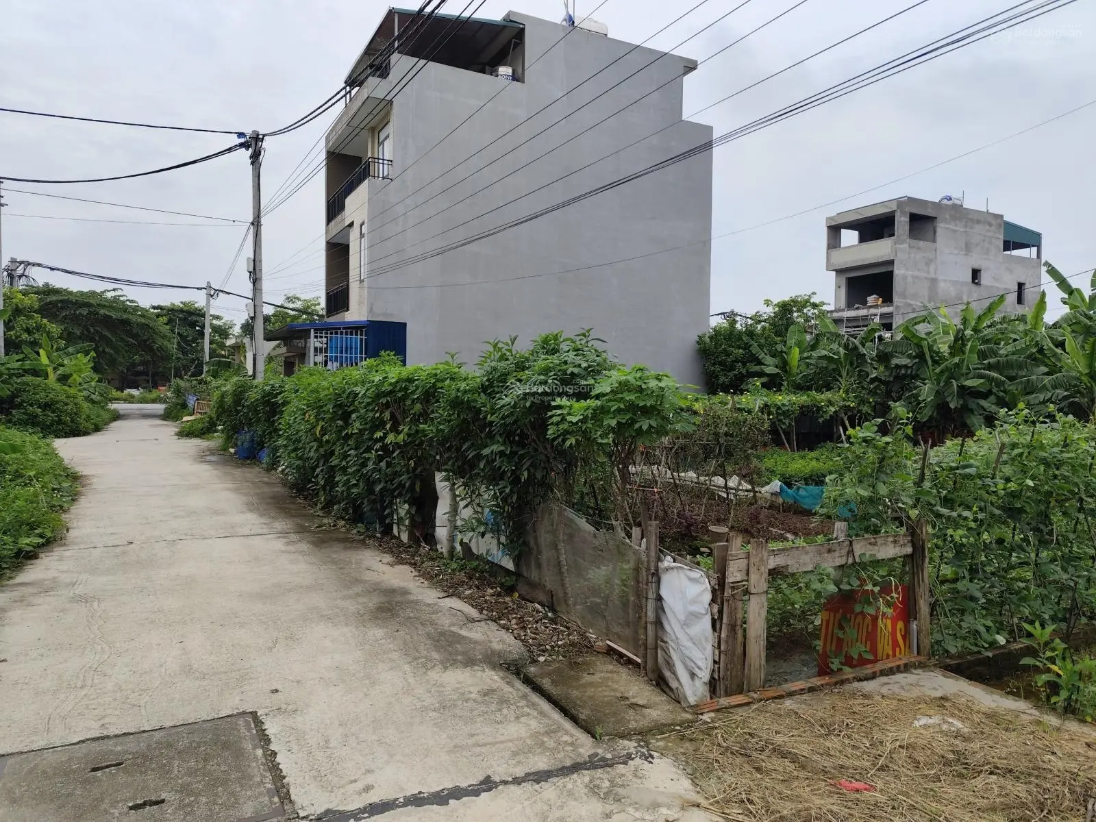Bán nhanh mảnh đất khổ đẹp 64.8m2 mặt tiền rộng 4.32m xây nhà thoáng. Ngay gần đường 40m rẽ vào