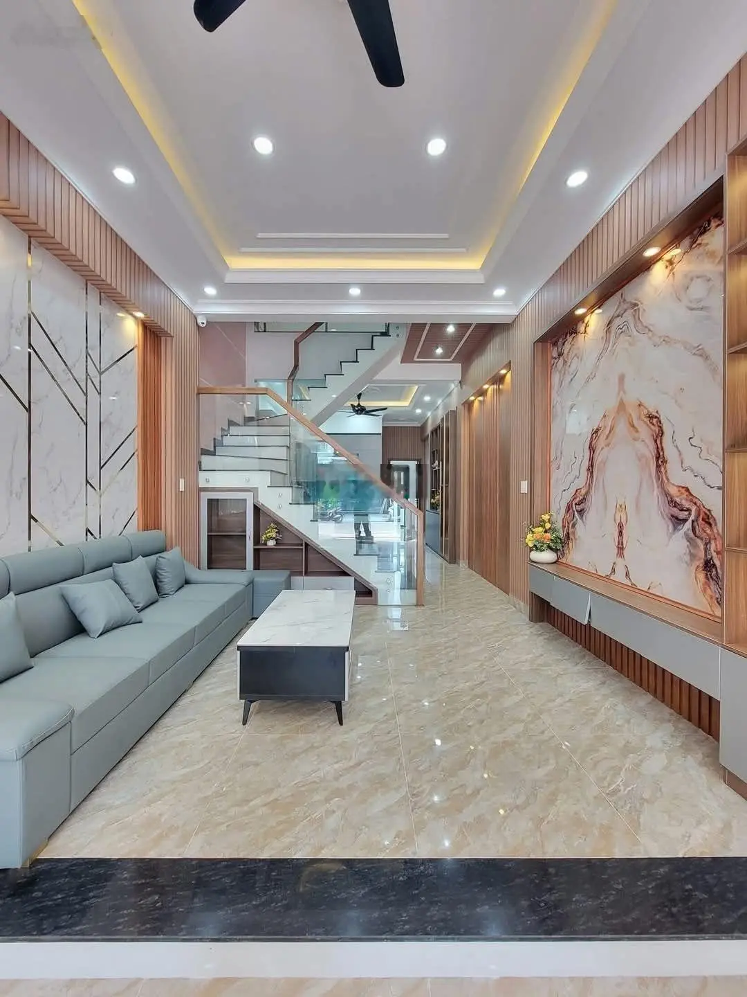 Nhà 3 lầu gần làng đại học quốc gia
