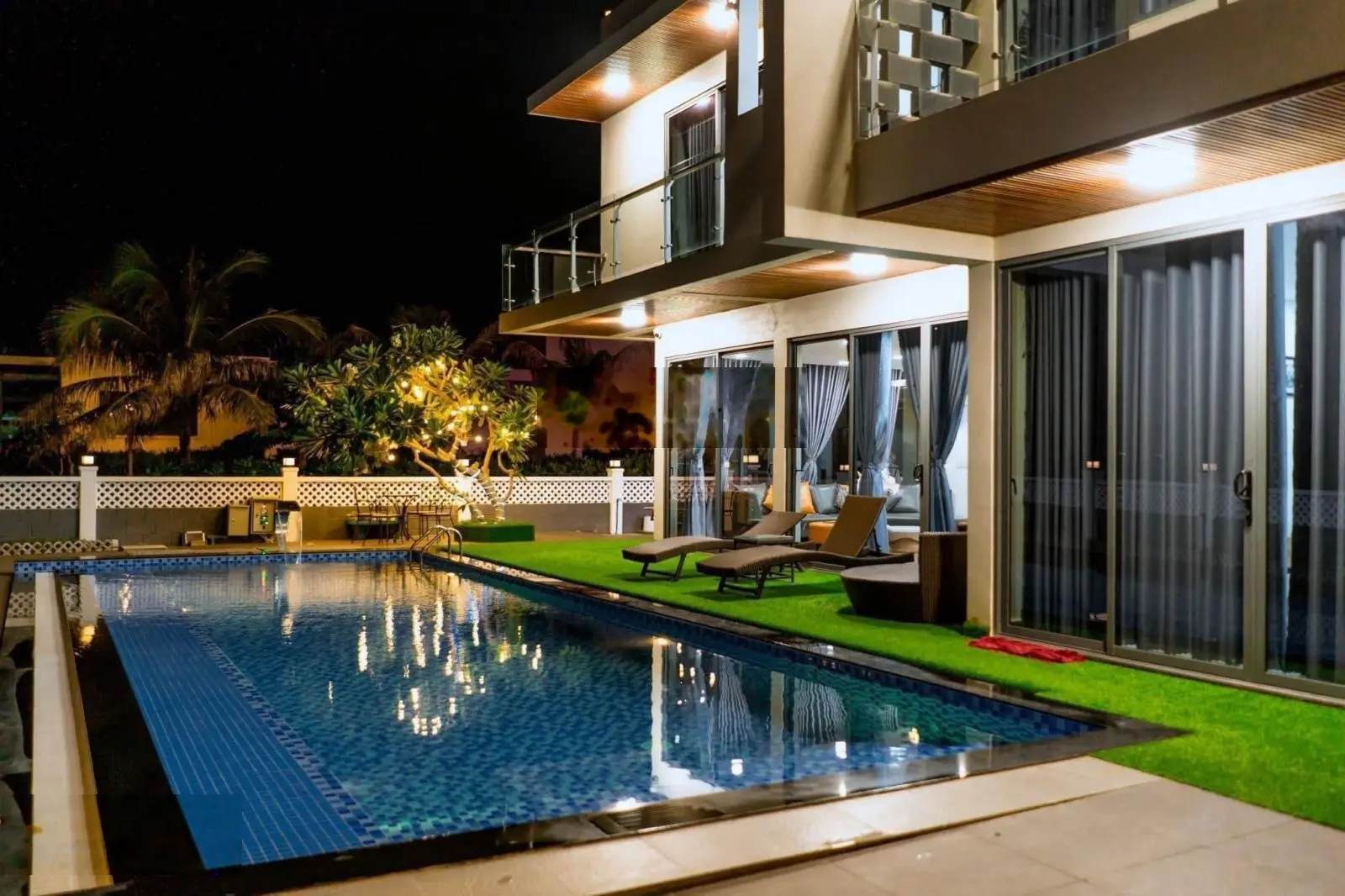 Căn mặt tiền biển sang trọng đẳng cấp 1 trệt 1 lầu Diện tích: 576m2Oceanami Long Hải!