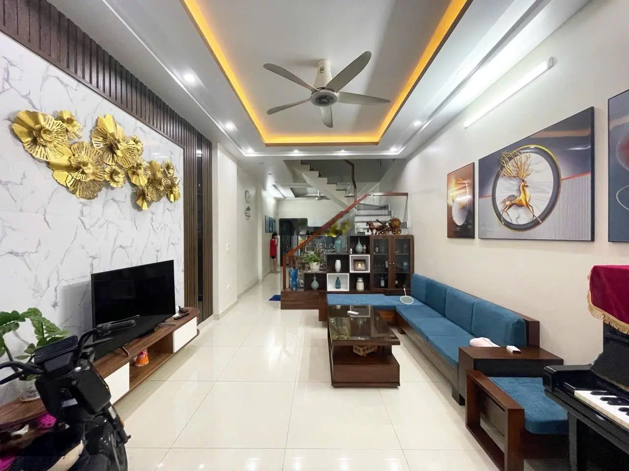 Chính chủ bán nhà Mặt đường Nam Trung Hành 60m2 oto tránh nhau full đồ đẹp 4 tầng
