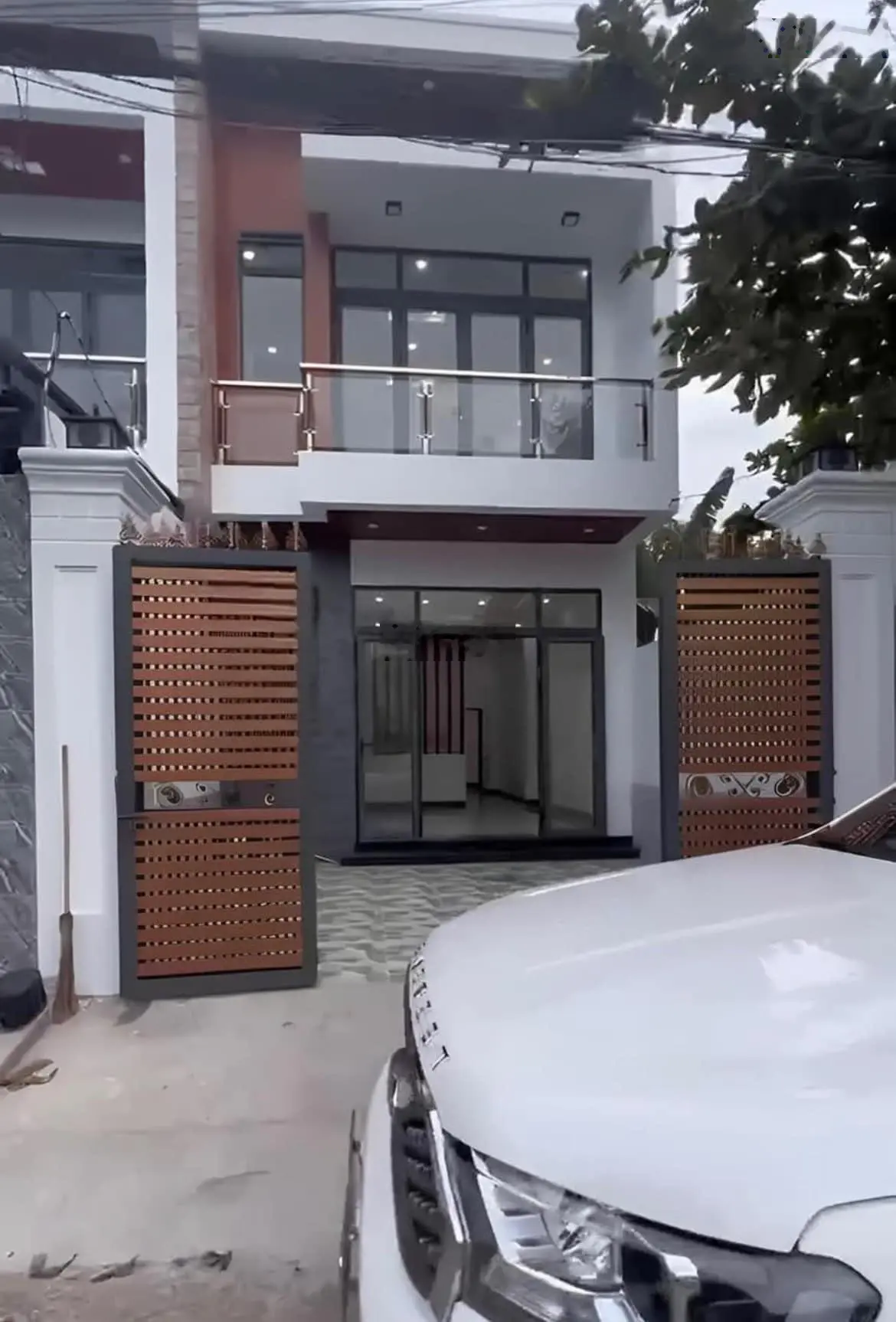 Căn góc 2 mặt tiền P. Định Hòa, TDM. Ra nhanh chỉ 2,499 tỷ, DT 75,7m2