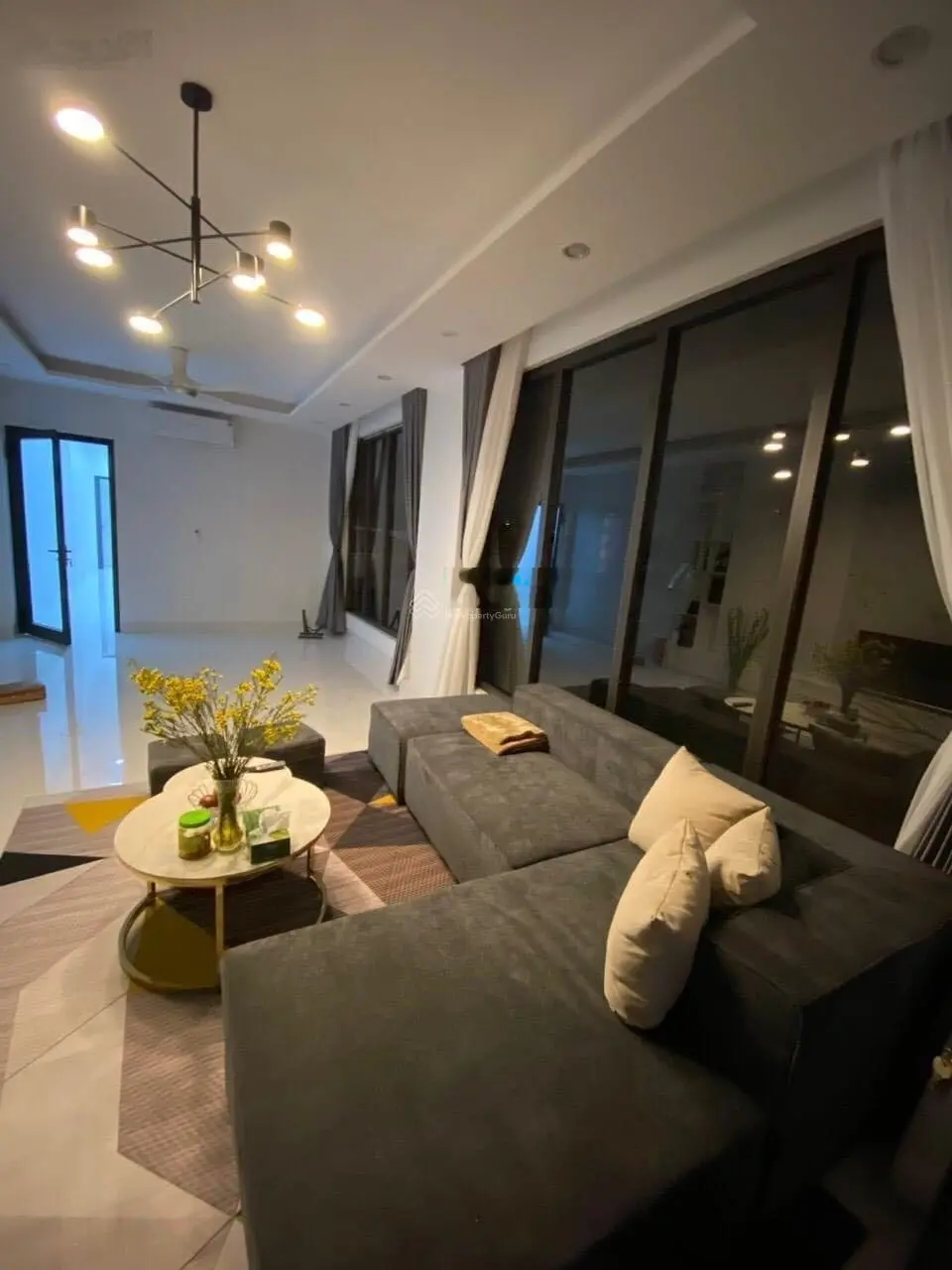 Bán nhà Hàng Vải diện tích 43 m2 x 5 tầng MT 4,3 m giá 17,9 tỷ