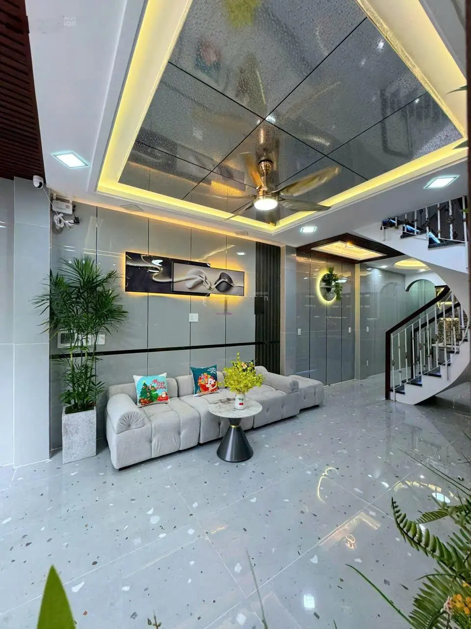 Nhà trống nhà đẹp đường Hậu Giang, 7x12m, 2 lầu sân thượng mới đẹp