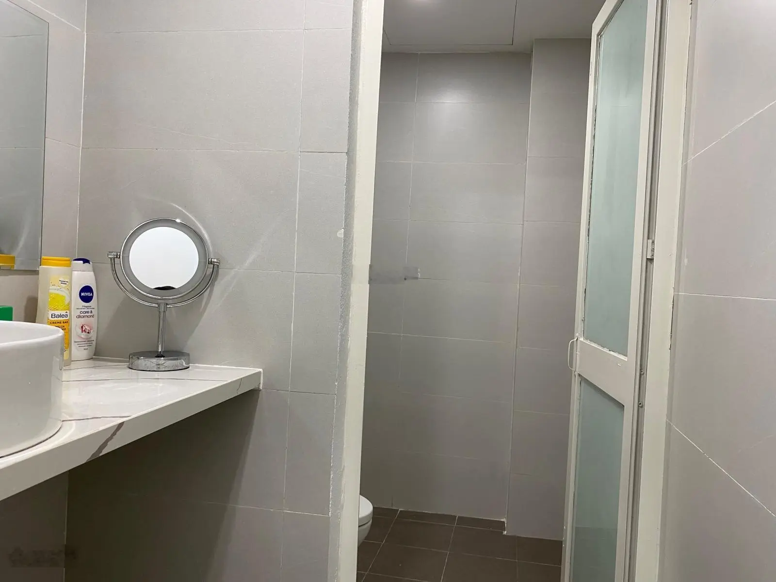 Bán nhà mặt phố view hồ tây vị trí trung tâm q.tây hồ kd dòng tiền ổn định giá rẻ cho nhà đầu tư