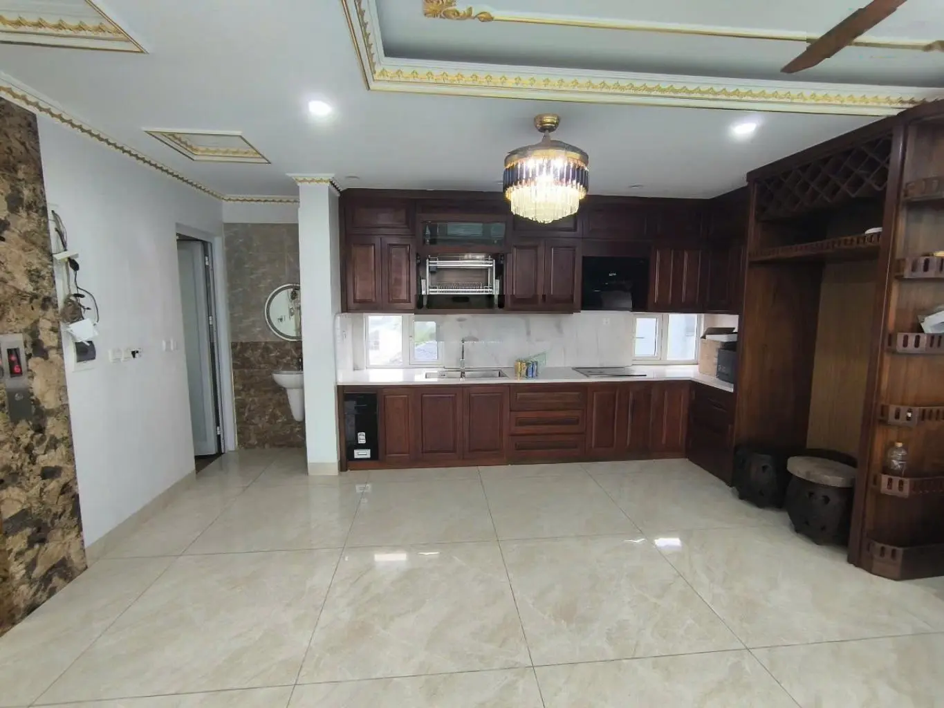 Bán nhà Tư Đình dân xây khu quân đội, nhà đẹp xuất sắc, thang máy full nội thất xịn sò, ô tô đỗ cửa