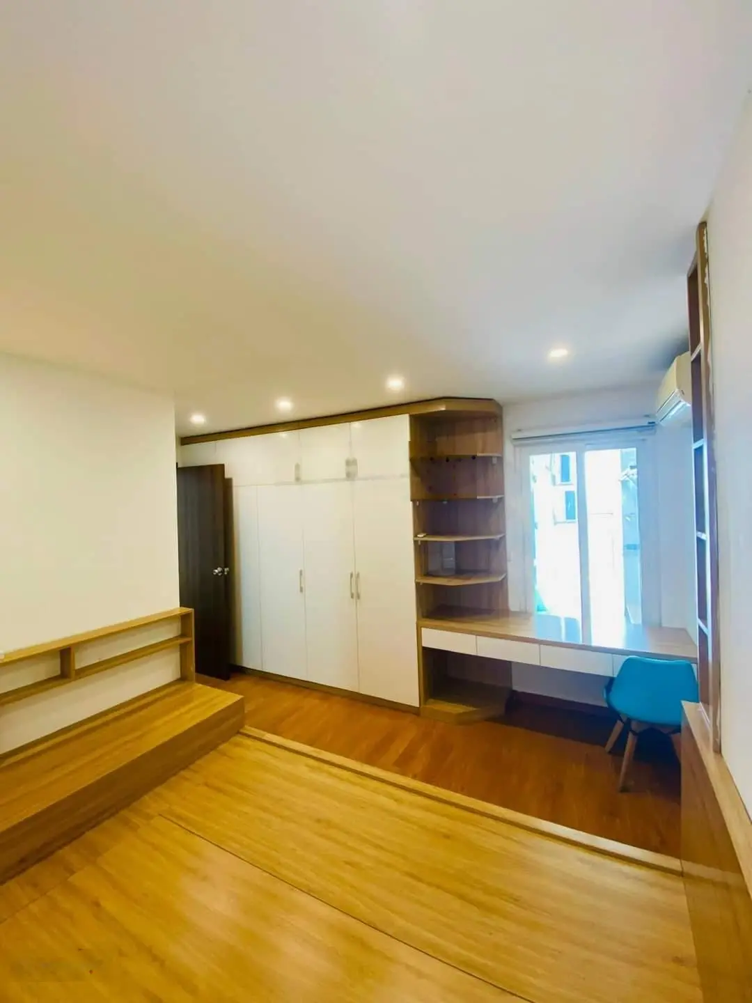 Chính chủ ủy quyền bán gấp căn hộ 2 phòng ngủ. View siêu thoáng mát. Liên hệ đi xem: 0343 191 ***
