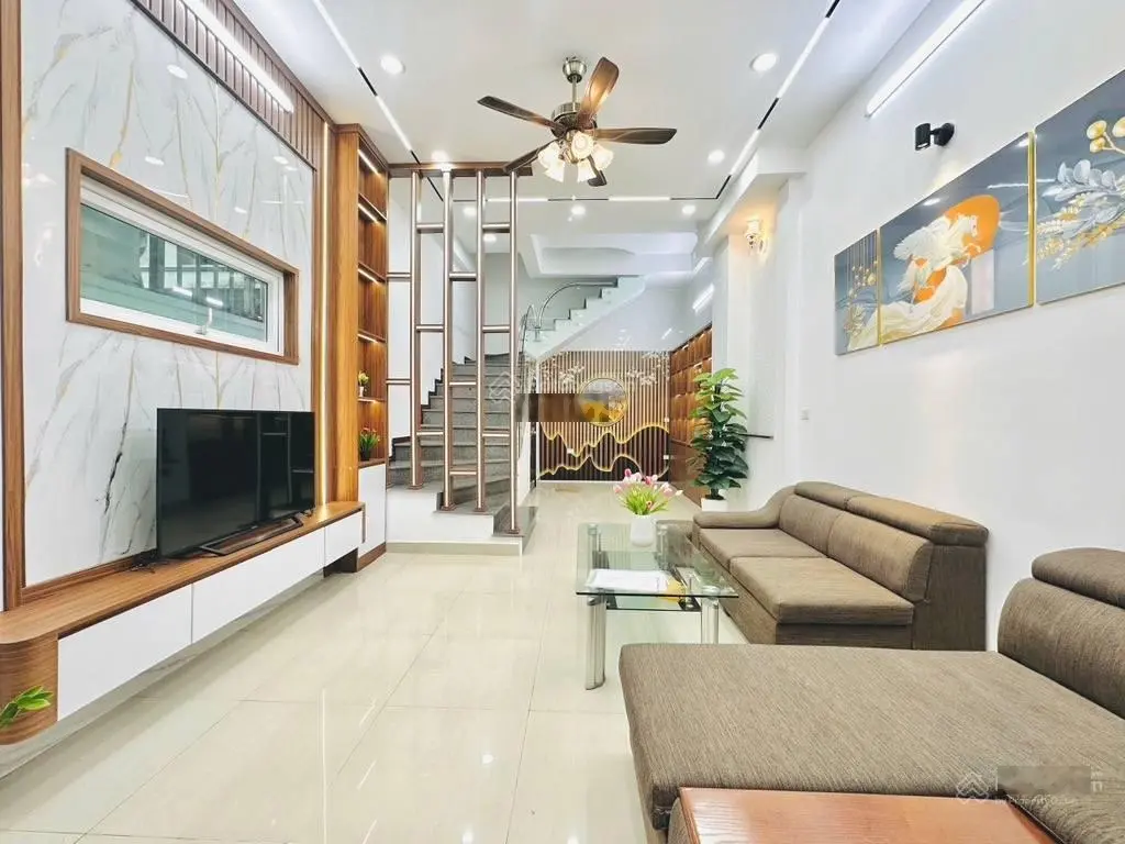 B.á.n n.h.à 35m² 5 tầng phố hoàng mai, đèn lừ, kinh doanh, ôtô tránh