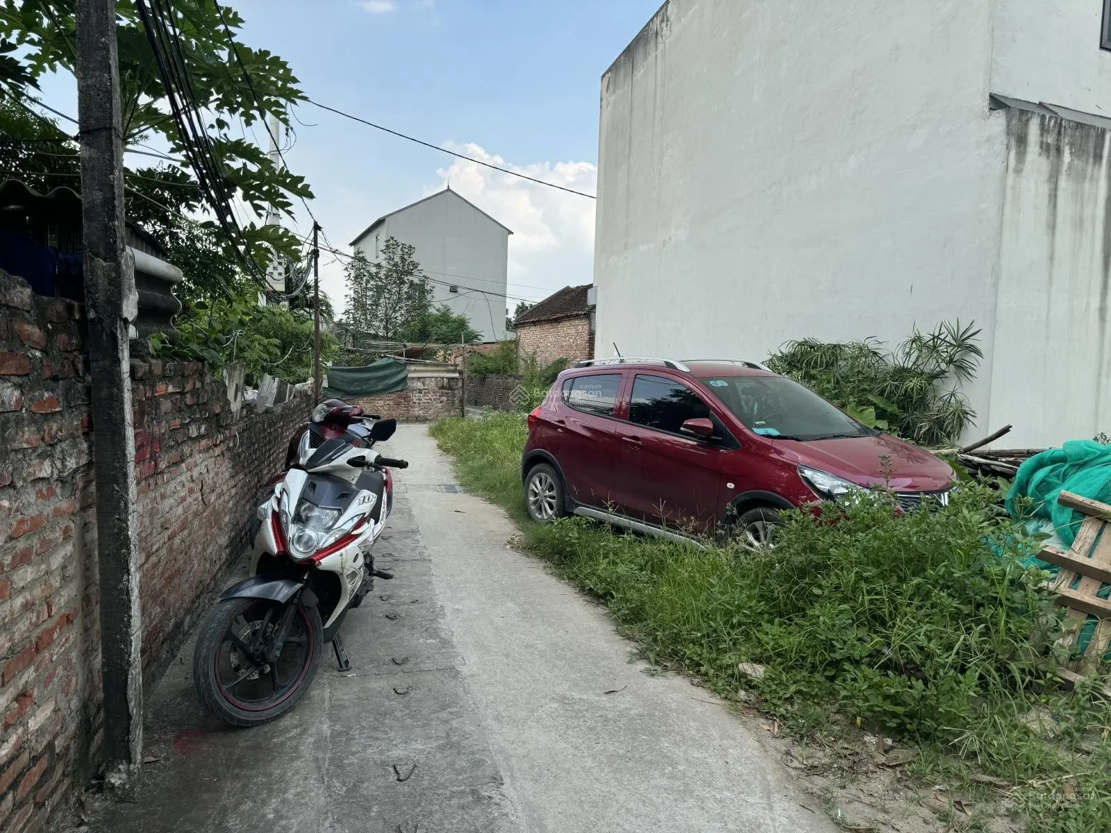 bán nhà trung kính cách mặt phố 50m ( sổ nét căng)