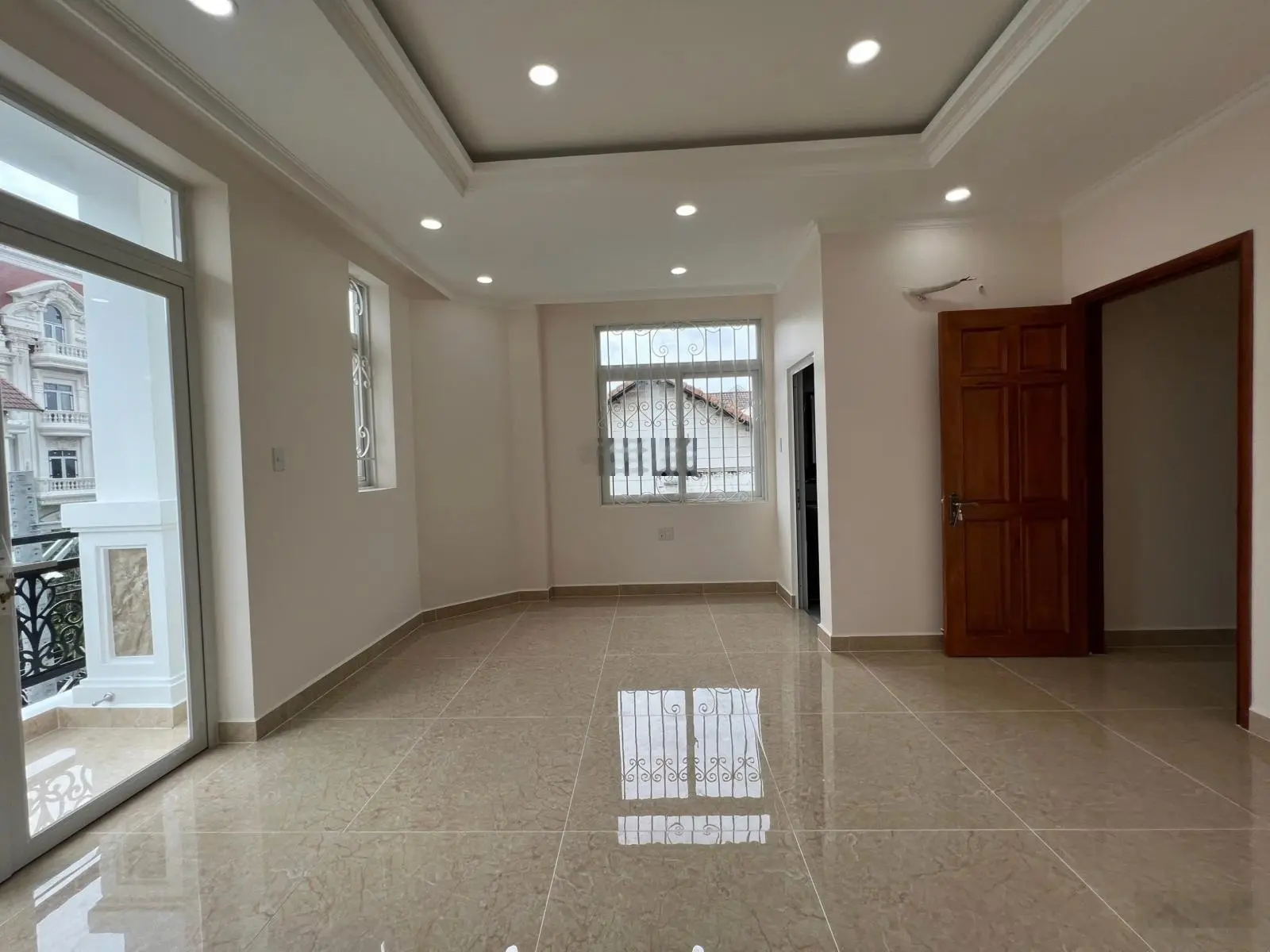 Căn góc 2 mặt tiền 5 tầng khu nhà bên sông cao cấp - gần Gigamall Phạm Văn Đồng, có gara ô tô 7 chỗ