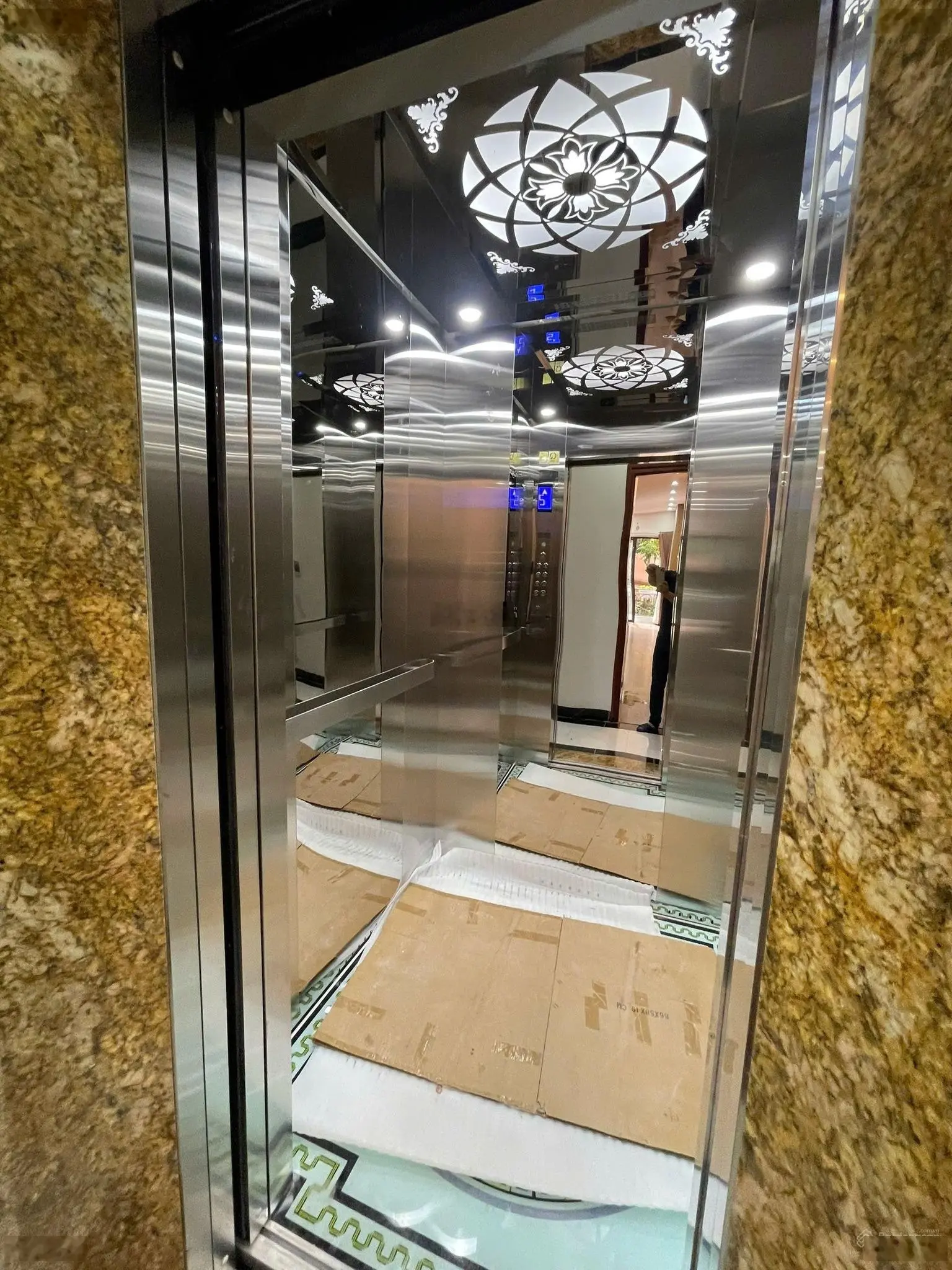 Xuân Đỉnh - nhà mới - thang máy - 7 tầng x 36m2, gần ôtô, thông thoáng - Giá: 7.9 tỷ