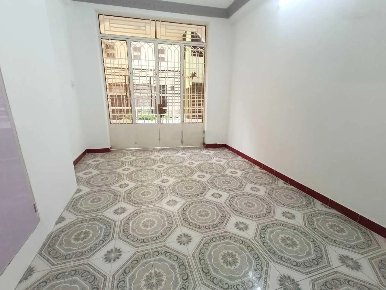 Cần bán gấp căn nhà Trần Quý , P4, Q11. Dt92,7m2, 4PN, 3WC, Giá 7.550tỷ. Sổ đỏ trao ngay