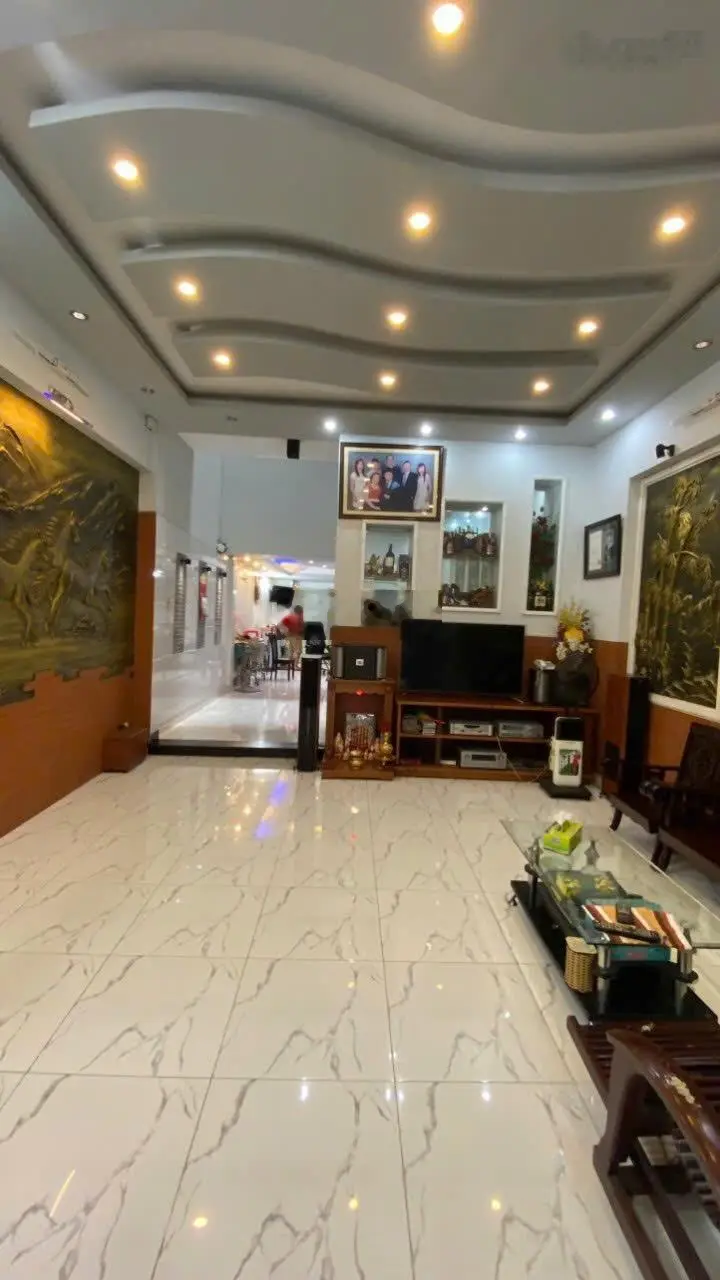 Bán gấp nhà ni sư huỳnh liên,dt:5x20 2 lầu đẹp tại tân bình , giá chỉ 15.5 tỷ!