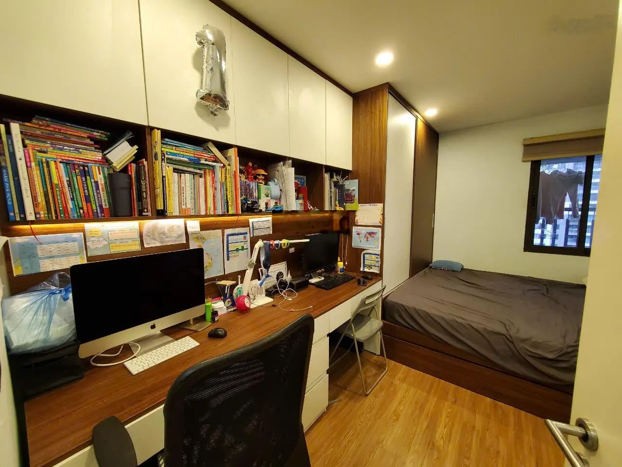 Chính chủ cần bán căn 87m2 tầng đẹp full nội thất cao cấp giá thiện chí bán. Thương lượng trực tiếp