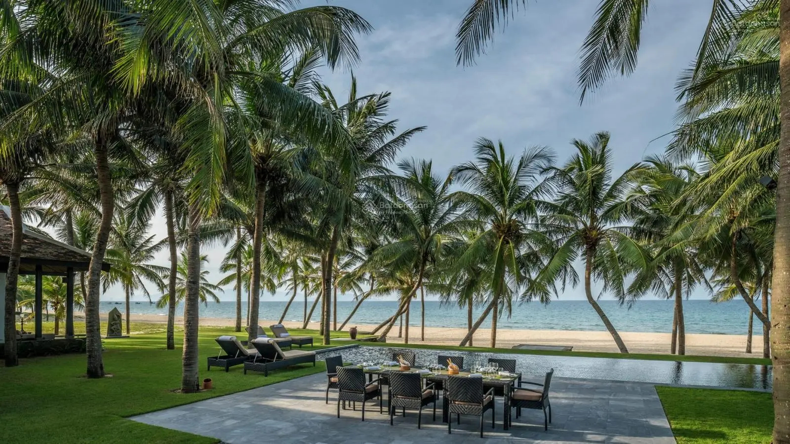 Cần bán 200m2 đất ở sát Resort 5 sao Four Seasons Resort The Nam Hải Hội An