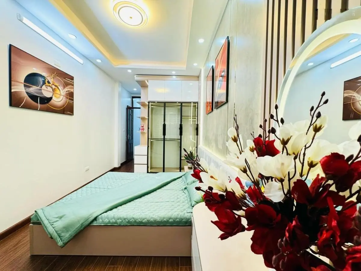 Nhà mặt phố Hàng Giấy diện tích 98 m2 nhà 5 tầng mặt tiền 3,5m giá 49 tỷ