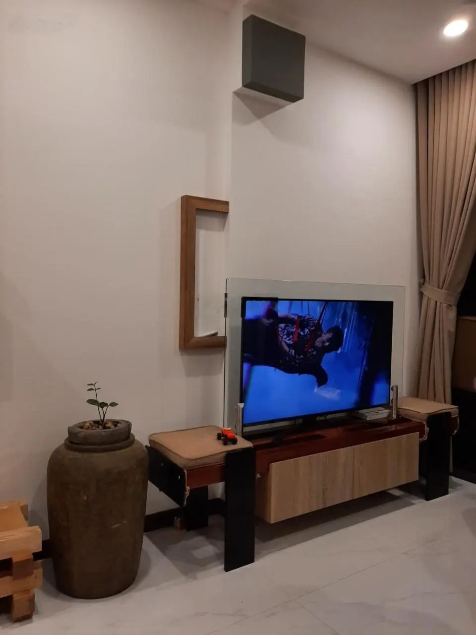 Bán căn hộ Res Green Tower, 2PN, 2WC, 65m2, có nội thất, có sổ hồng, giá: 3 tỷ 5