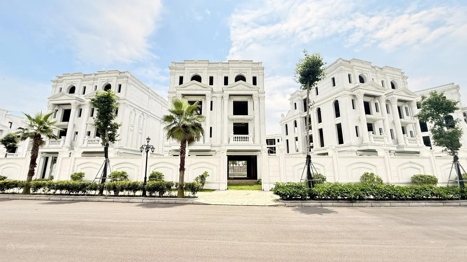 Gia đình tôi cần bán gấp biệt thự him lam vĩnh tuy, view sân golf. 468m2 x 5tầng - giá 235tỷ.