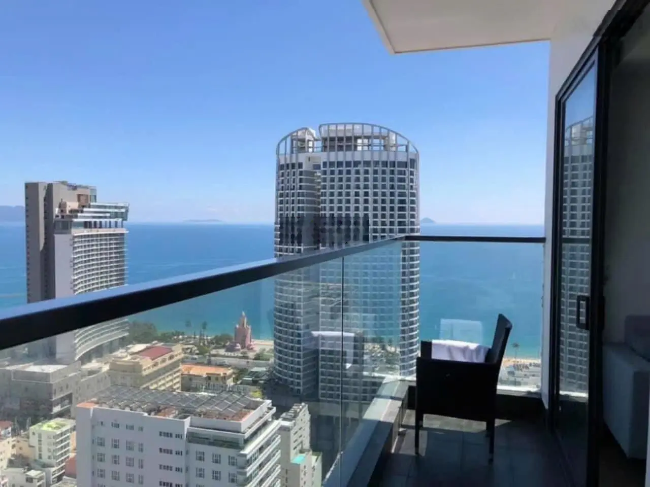 CHÍNH CHỦ -GIỎ HÀNG CHUYÊN VIRGO 5sao TTTP 2 Phòng Ngủ view BIỂN có HỒ BƠI đẹp pháp lý VĨNH VIÊN