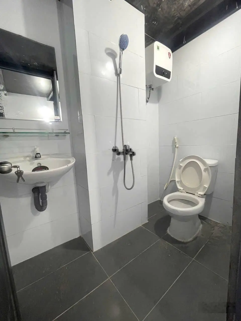 Bán nhà 3 tầng có 17 phòng Trọ Mới Xây Hoàng Diệu | 17 phòng | Dòng Tiền 50tr/tháng | Giá 5,x tỷ