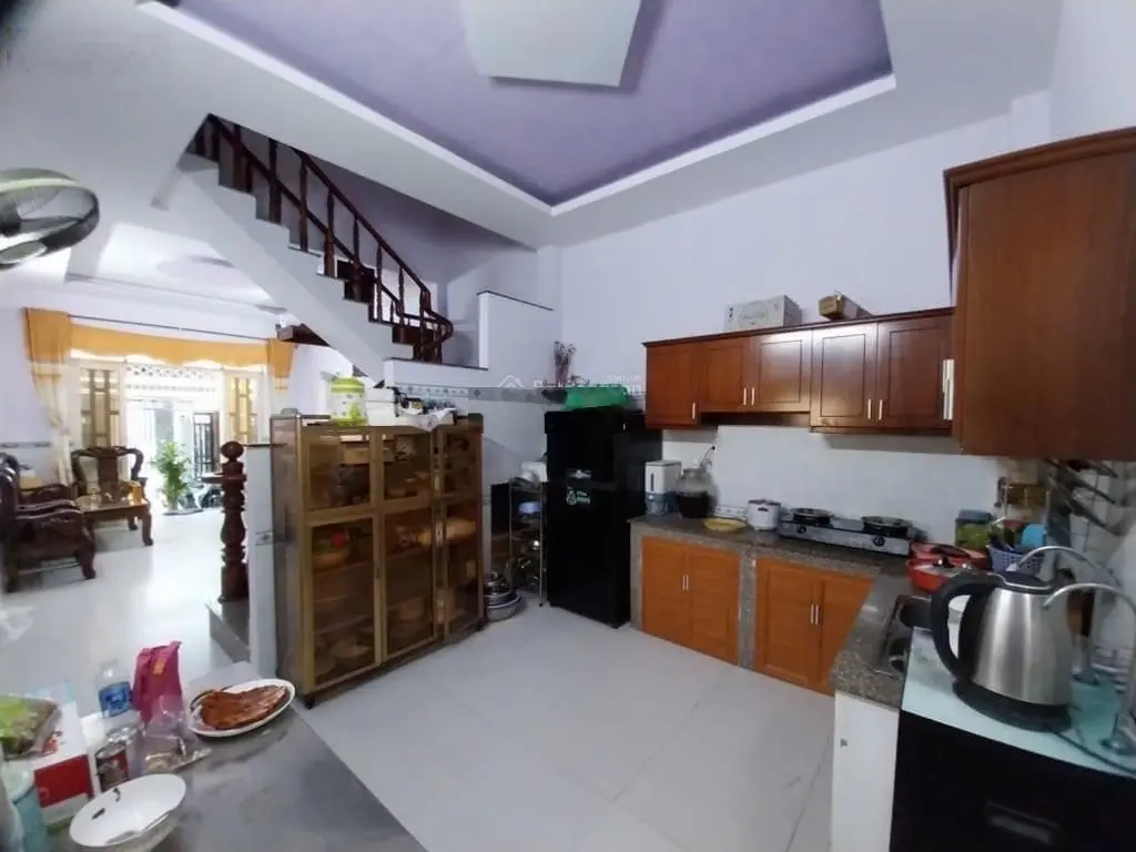 Bán nhà Đông Thạnh Hóc Môn 60m2 (4x15), 1 trệt 1 lầu, hẻm xe hơi thông thoáng, giá chỉ 3,8 tỷ