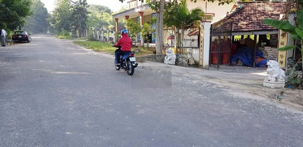 Đất thị trấn dân đông, đường lớn sổ sẵn hàng ngộp