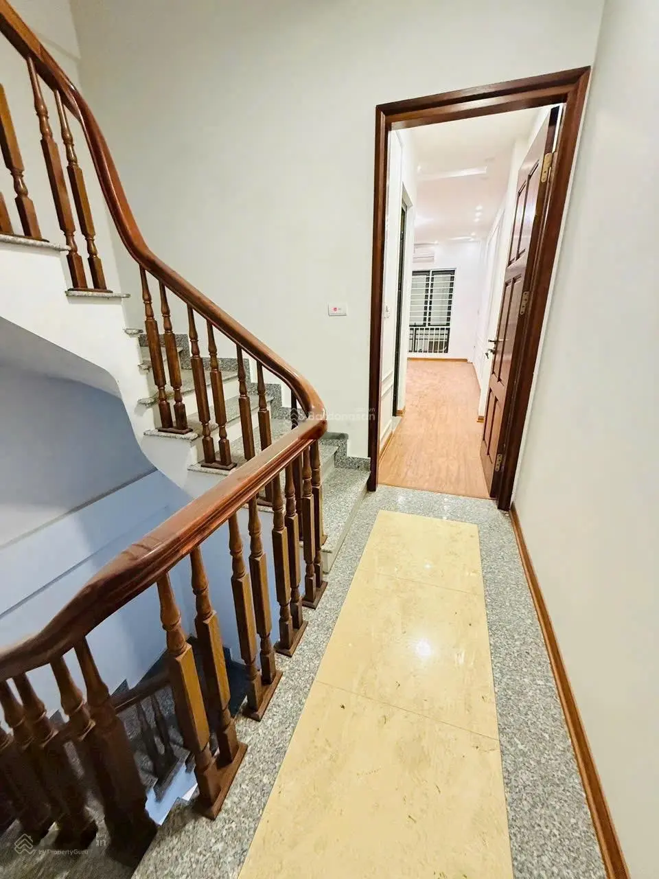 Bán NR 3PN, 3WC, Ngọc Lâm, 6,65 tỷ, 33m2, phong thủy tốt, tiện ích đầy đủ
