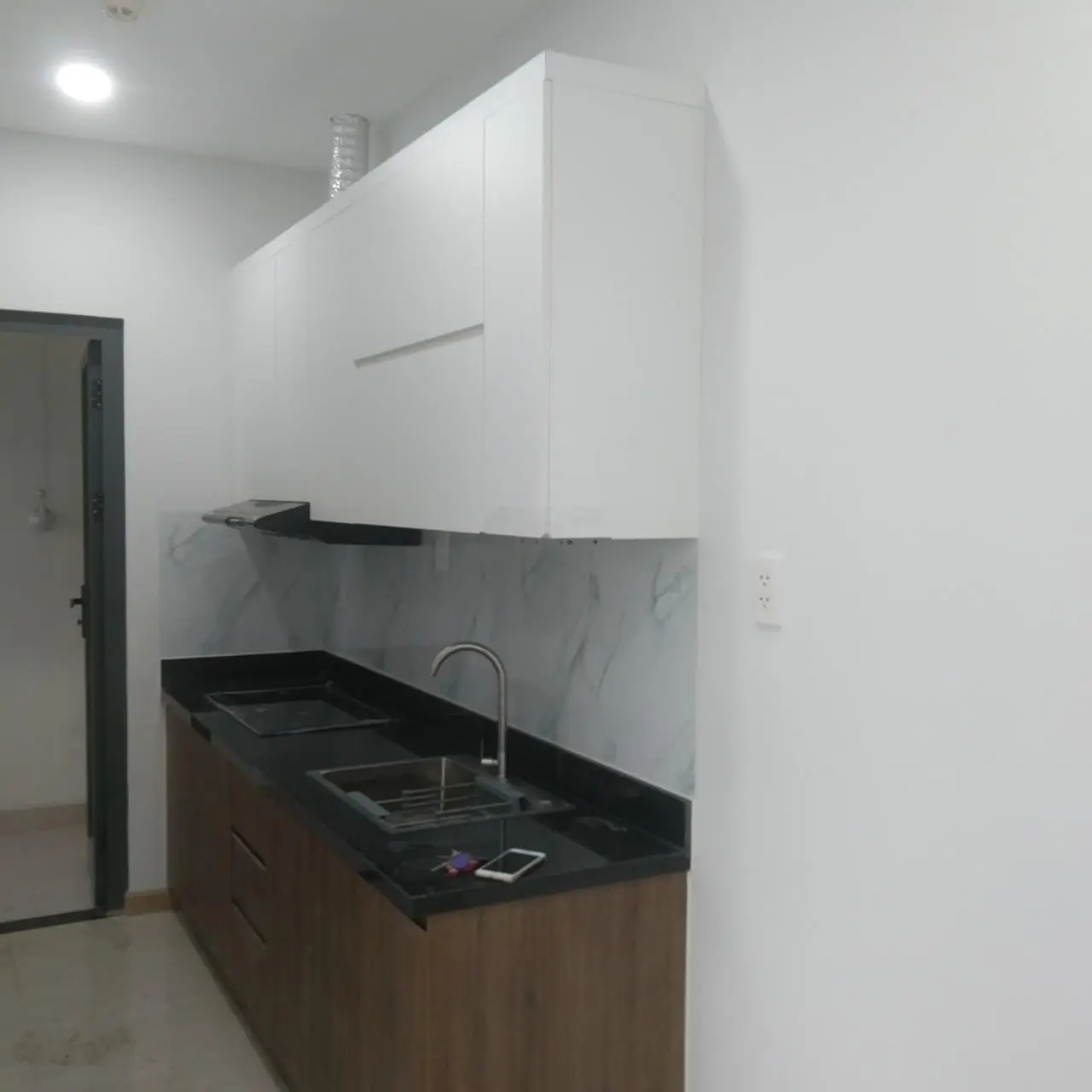 Chủ gửi bán căn 2PN2Wc- 57m2. Tầng trung. View hồ bơi. Bcons garden. Giá 1ty5 bao hết thuế phí