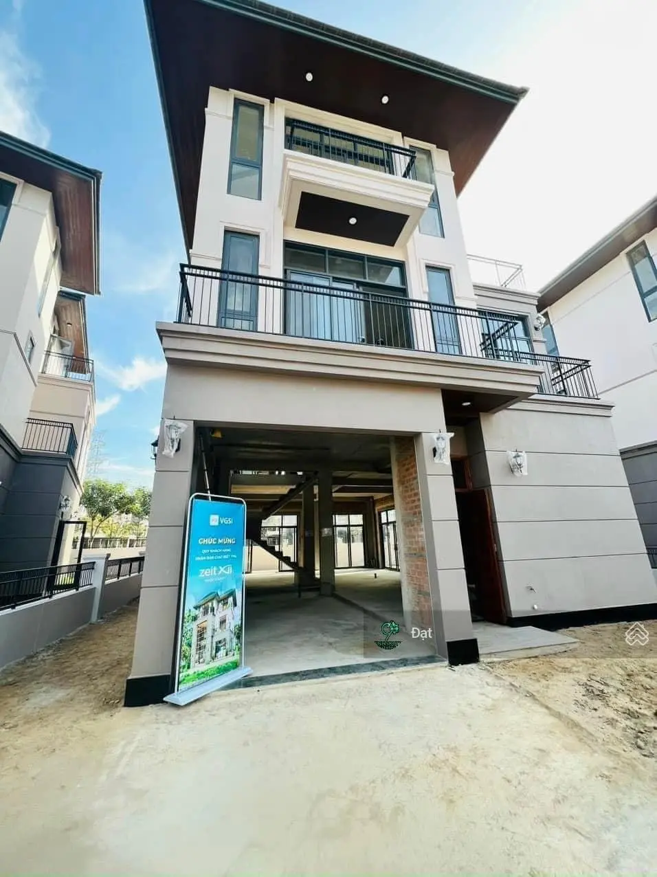 Chính chủ bán gấp nhà phố - GS Zeitgeist Metrocity