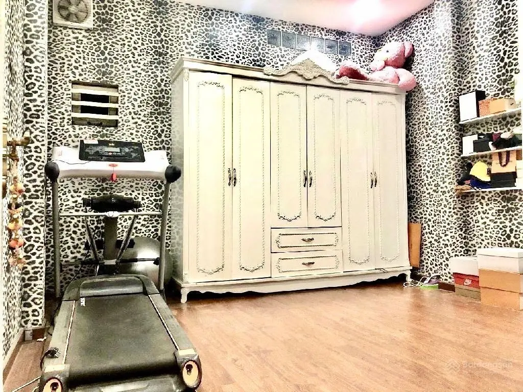 Nhà đẹp lung linh 3 tầng 4 PN cực đẹp - đường xe hơi khu vip Phú Hữu đang cho thuê 10 triệu/th