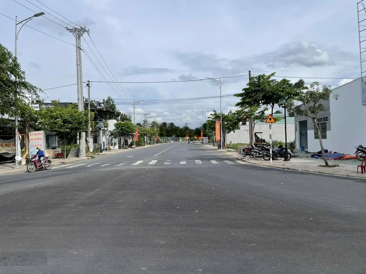 (HIẾM) ĐẤT ĐẸP LÀM NHÀ Ở KẾT HỢP KINH DOANH SÂN VƯỜN2100m2 CÓ 700M2 THỔ CƯ 6 TỶ TIỂU CẦN, TRÀ VINH