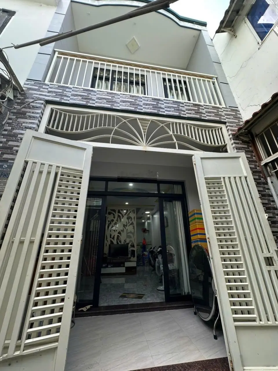 Bán NR view đẹp gần KDC himlam kênh tẻ Trần Xuân Soạn, 5,8 tỷ, 47m2,(4mx12m) 1PN, 2WC, Q7, HCM