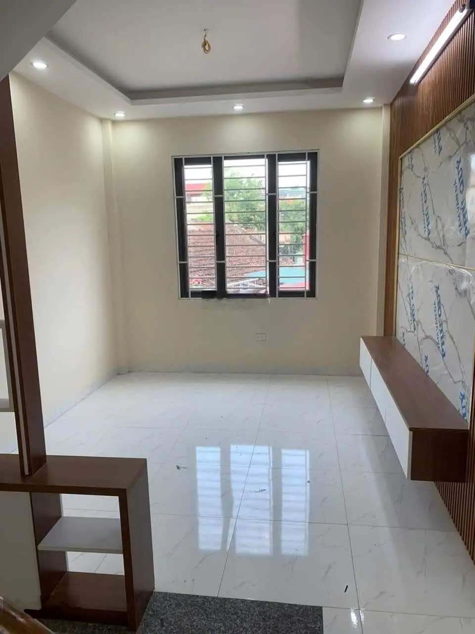 Bán gấp căn nhà xây mới ngay Đồng Mai , Hà Đông. Ô tô đỗ gần cách 1 nhà , 33m2x5t. Giá bán: 3,12 tỷ